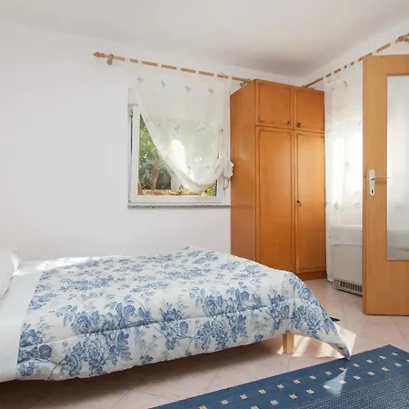 Apartment With Wifi - 17014 Pula
