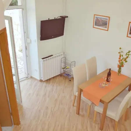 With Wifi - 17014 Apartment